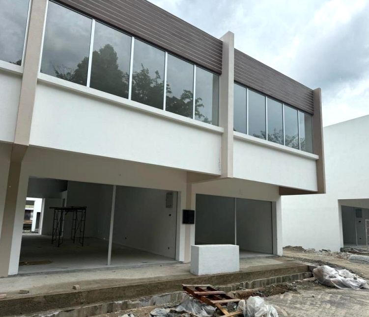 Villa Kesuma Single Story Shop for rent with High Ceiling.