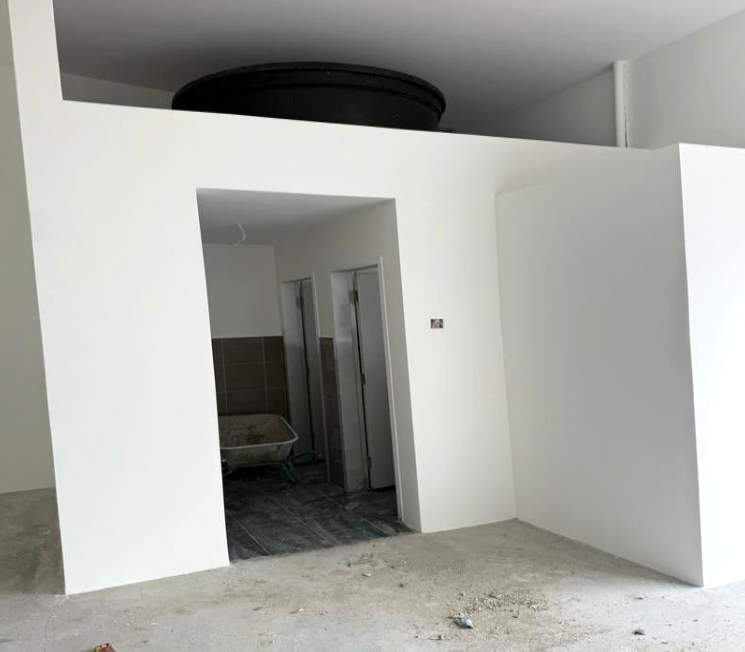 Villa Kesuma Single Story Shop for rent with High Ceiling.