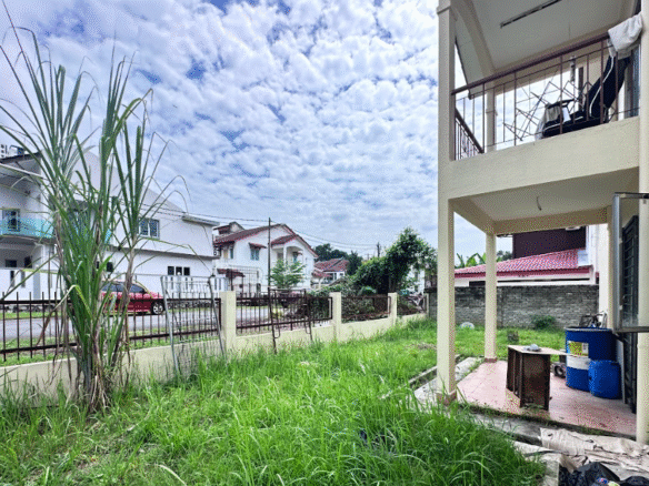 Puchong Corner Terrace House for Sale - Extra Land and Value