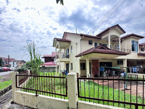 Puchong Corner Terrace House for Sale - Extra Land and Value