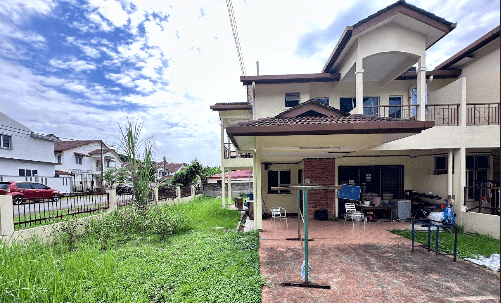 Puchong Corner Terrace House for Sale - Extra Land and Value