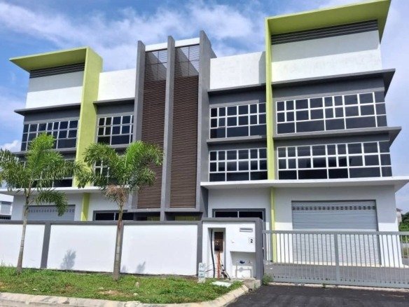Puchong Semi-d Factory Industrial Property for Sale or Rent